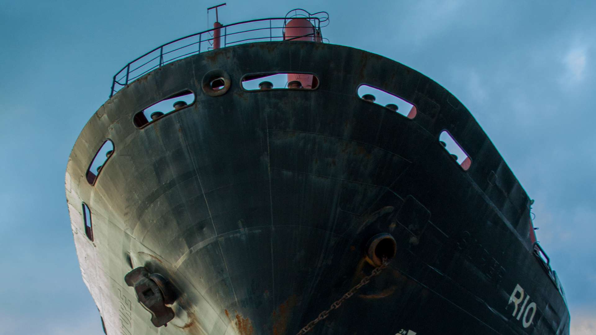 Hull of ship from front