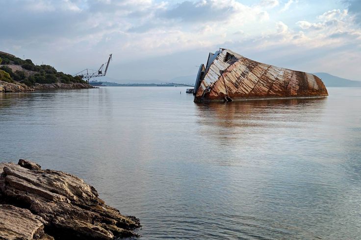 c5dcf3c36c0d609e866c28bf636cd969--shipwreck-crane